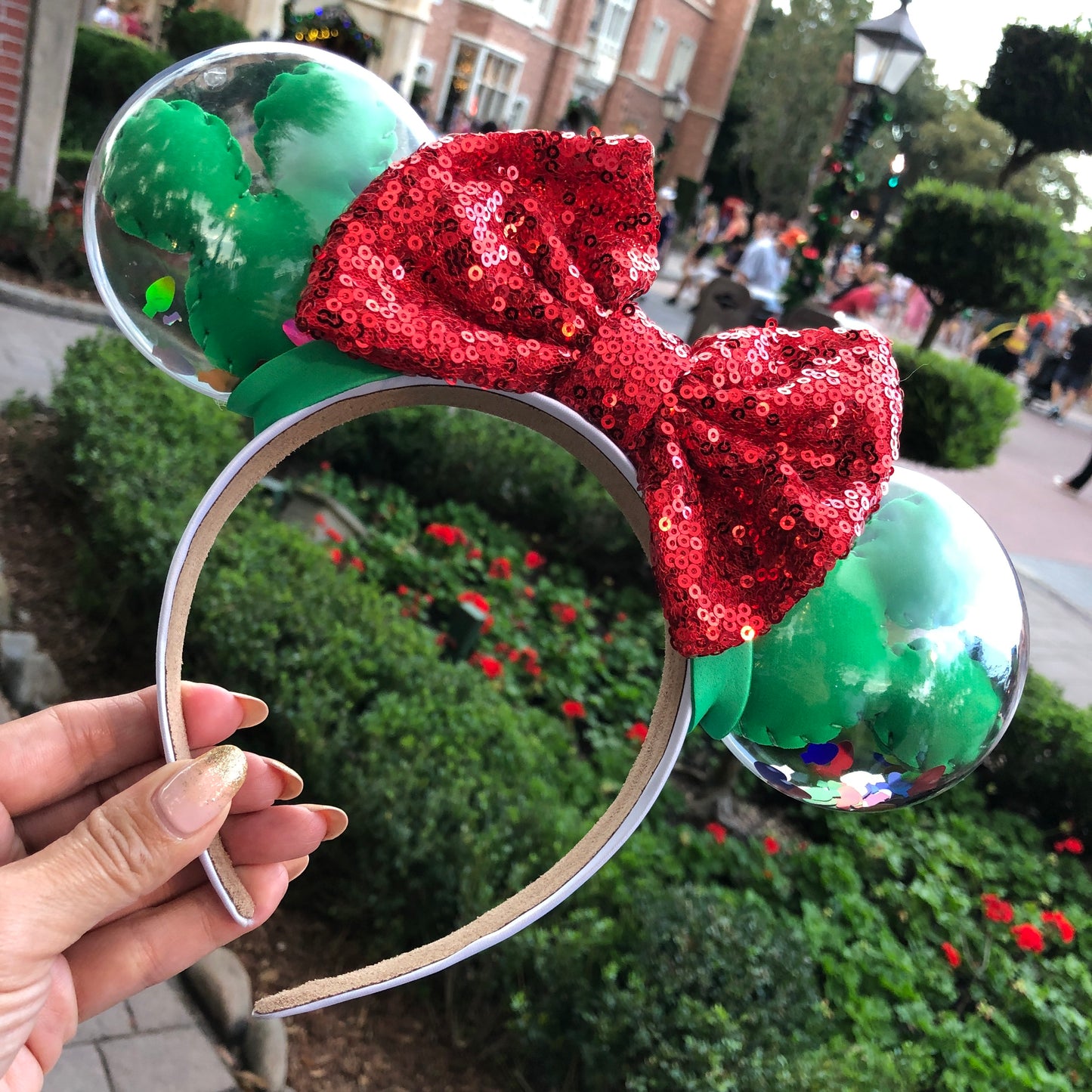 Christmas Confetti Balloon Ears Green/Red