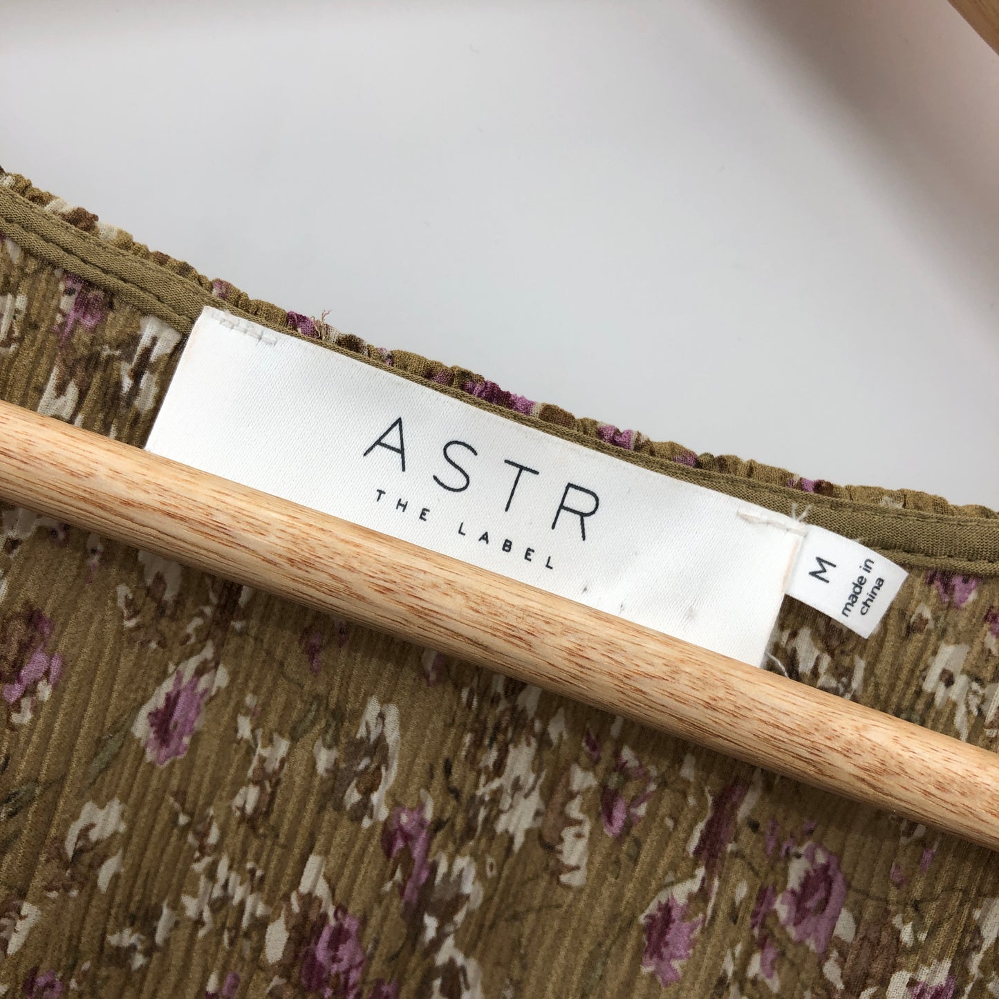 ASTR THE LABEL Twist Front  Mustard Floral Top  M